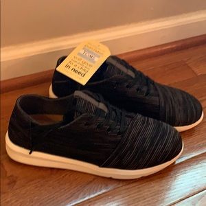 Toms Del Ray Sneaker. New in Box!